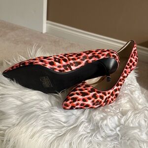 Kenneth Cole NWOT 7.5 leopard print cushion pointy toe